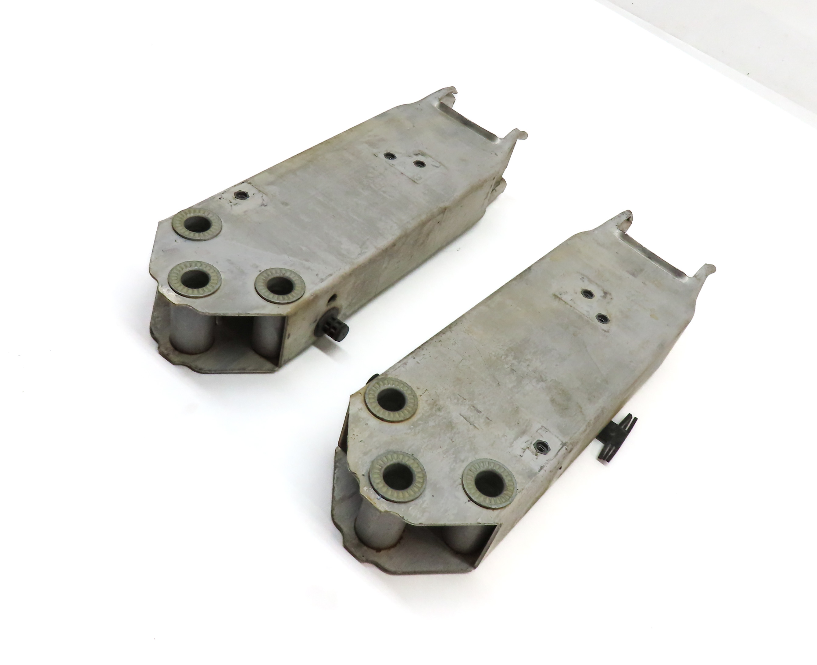 BMW 7 SERIES (F01) FRONT LEFT & RIGHT BUMPER IMPACT REINFORCEMENT BRACKET SET/2 — exact item pictured